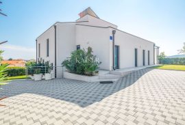 Medulin - luksuzna kuća 150m od mora, 270m2, pogled na more, Medulin, Famiglia