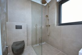 Vinjerac - luksuzni penthouse 134m2, 1. red do mora, Posedarje, Appartement