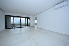 Vinjerac - luksuzni penthouse 135m2, 1. red do mora, Posedarje, Διαμέρισμα