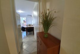 Istra - Poreč, stan u prizemlju, dvorište, blizina mora, Poreč, Appartment