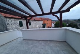 Otok Hvar, Jelsa - novoizgrađena kuća u jezgri Jelse, Jelsa, House