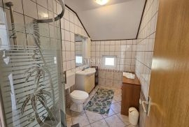 Otok Krk, Omišalj - apartmanska kuća, 100m od mora, Omišalj, House