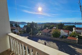 Otok Krk, Omišalj - apartmanska kuća, 100m od mora, Omišalj, Famiglia