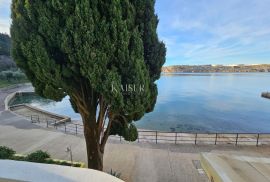 Otok Krk, Omišalj - pansion 1. red do mora, Omišalj, Commercial property