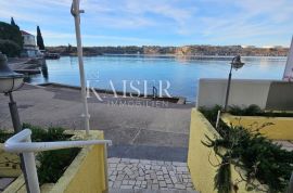 Otok Krk, Omišalj - pansion 1. red do mora, Omišalj, Commercial property