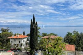 Opatija, Lovran – Etaža povijesne vile s 2 stana 100 m od mora, Lovran, Kвартира