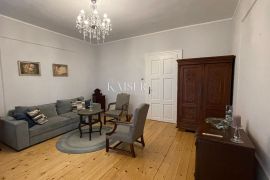 Opatija, Lovran – Etaža povijesne vile s 2 stana 100 m od mora, Lovran, Apartamento