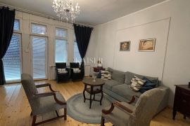 Opatija, Lovran – Etaža povijesne vile s 2 stana 100 m od mora, Lovran, Appartement