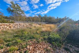 Otok Krk, Malinska - građevinsko zemljište 700m2, Malinska-Dubašnica, Terreno