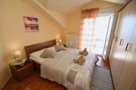 Opatija – Dvoetažni stan s panoramskim pogledom i velikom garažom, Opatija, Apartamento