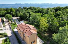 Otok Krk, Dobrinj, okolica - kuća sa bazenom, Dobrinj, House