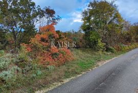 Istra, Labin - građevinsko zemljište nedaleko od mora, 5.600 m2, Labin, أرض