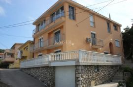 Krk - Vrbnik kuća sa 6 apartmana i prekrasnim pogledom na more, Krk, House