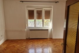 Rijeka, Vežica - stan sa garažom i okućnicom, Rijeka, Flat