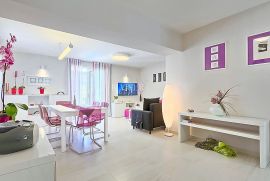 Labin - moderna kuća s bazenom, 180 m2, Labin, بيت