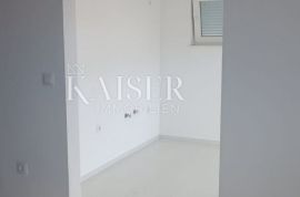 Crikvenica - stan u novogradnji sa pogledom na more, Crikvenica, Appartement