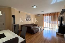 Crikvenica - stan u prizemlju s pogledom na more, 112 m2, Crikvenica, Apartamento