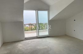 Lovran - dvoetažni stan sa pogledom na more, Lovran, Apartamento