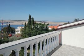 Jadranovo, kuća sa tri stana na odličnoj lokaciji, Crikvenica, House