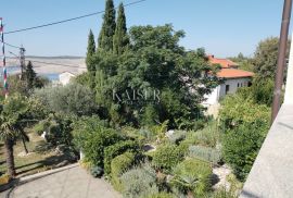 Jadranovo, kuća sa tri stana na odličnoj lokaciji, Crikvenica, Casa