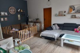 Istra - Buzet, obiteljska kuća 350 m2, Buzet, Famiglia