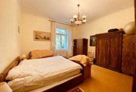 Opatija – Stan u austrougarskoj vili, 2. red do mora, Opatija, Appartment