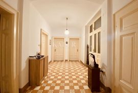 Opatija – Stan u austrougarskoj vili, 2. red do mora, Opatija, Apartamento