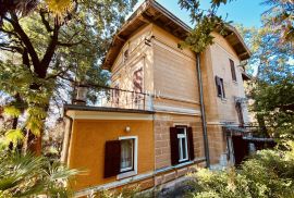 Opatija – Stan u austrougarskoj vili, 2. red do mora, Opatija, Appartement