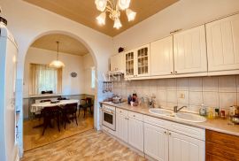 Opatija – Stan u austrougarskoj vili, 2. red do mora, Opatija, Appartement