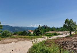 Istra, Motovun-atraktivno zemljište, pogled Motovun, Motovun, Γη