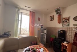 Rijeka, centar -  Dva stana u strogom centru grada  72 m2, Rijeka, Flat