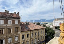 Rijeka, centar -  Dva stana u strogom centru grada  72 m2, Rijeka, Daire