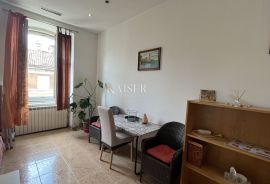 Rijeka, centar -  Dva stana u strogom centru grada  72 m2, Rijeka, Wohnung