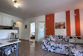 Otok Krk, okolica Dobrinja, samostojeća kuća 150 m2, Dobrinj, Casa