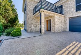 Otok Krk, Kras - impresivna villa u oazi mira, Dobrinj, Famiglia