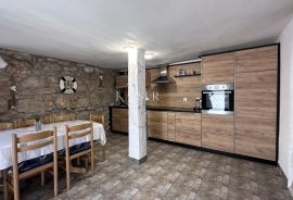 Otok Krk, Dobrinj - samostojeća kuća, 86 m2, Dobrinj, Famiglia