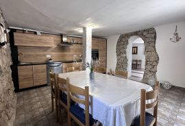 Otok Krk, Dobrinj - samostojeća kuća, 86 m2, Dobrinj, Famiglia