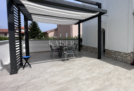 Otok Krk, Dobrinj - samostojeća kuća, 86 m2, Dobrinj, House