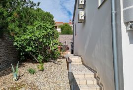 Novi Vinodolski, Klenovica, kuća sa 2 apartmana i pogledom na more, Novi Vinodolski, بيت