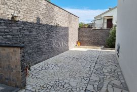 Novi Vinodolski, Klenovica, kuća sa 2 apartmana i pogledom na more, Novi Vinodolski, Maison