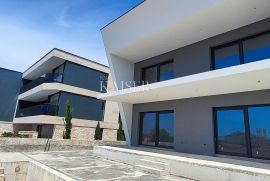 Medulin - moderna vila s bazenom, 290 m2, Medulin, House