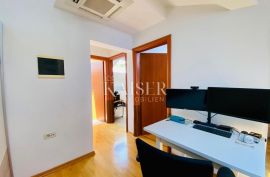 Opatija – Impresivan dvoetažni stan od 150 m2 s prekrasnim pogledom, Opatija, Appartement