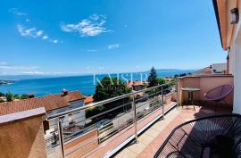 Opatija – Impresivan dvoetažni stan od 150 m2 s prekrasnim pogledom, Opatija, Stan