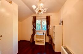 Opatija, okolica – Predivan stan u venecijanskom stilu, 184 m2, Opatija - Okolica, Daire