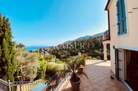 Opatija, okolica – Predivan stan u venecijanskom stilu, 184 m2, Opatija - Okolica, Daire