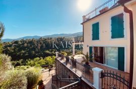 Opatija, okolica – Predivan stan u venecijanskom stilu, 184 m2, Opatija - Okolica, Kвартира