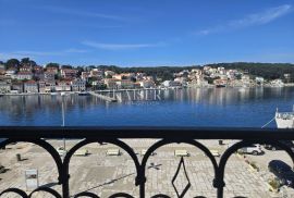 Otok Lošinj, Mali Lošinj - dvoetažni stan na rivi, Mali Lošinj, Daire