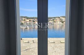 Otok Lošinj, Mali Lošinj - dvoetažni stan na rivi, Mali Lošinj, Appartement