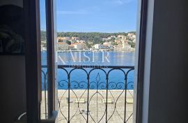 Otok Lošinj, Mali Lošinj - dvoetažni stan na rivi, Mali Lošinj, Appartment