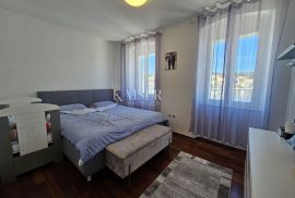 Otok Lošinj, Mali Lošinj - dvoetažni stan na rivi, Mali Lošinj, Appartement